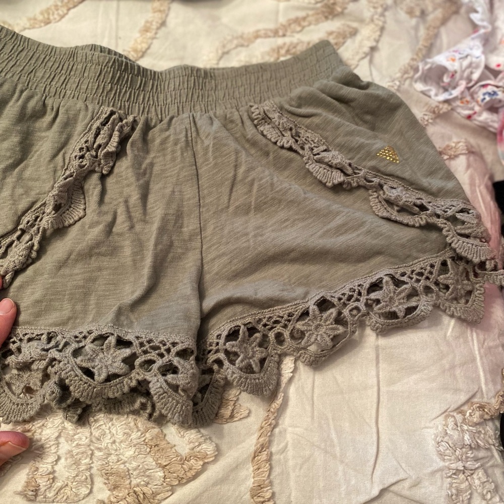 Girls guess shorts khaki size 7/8